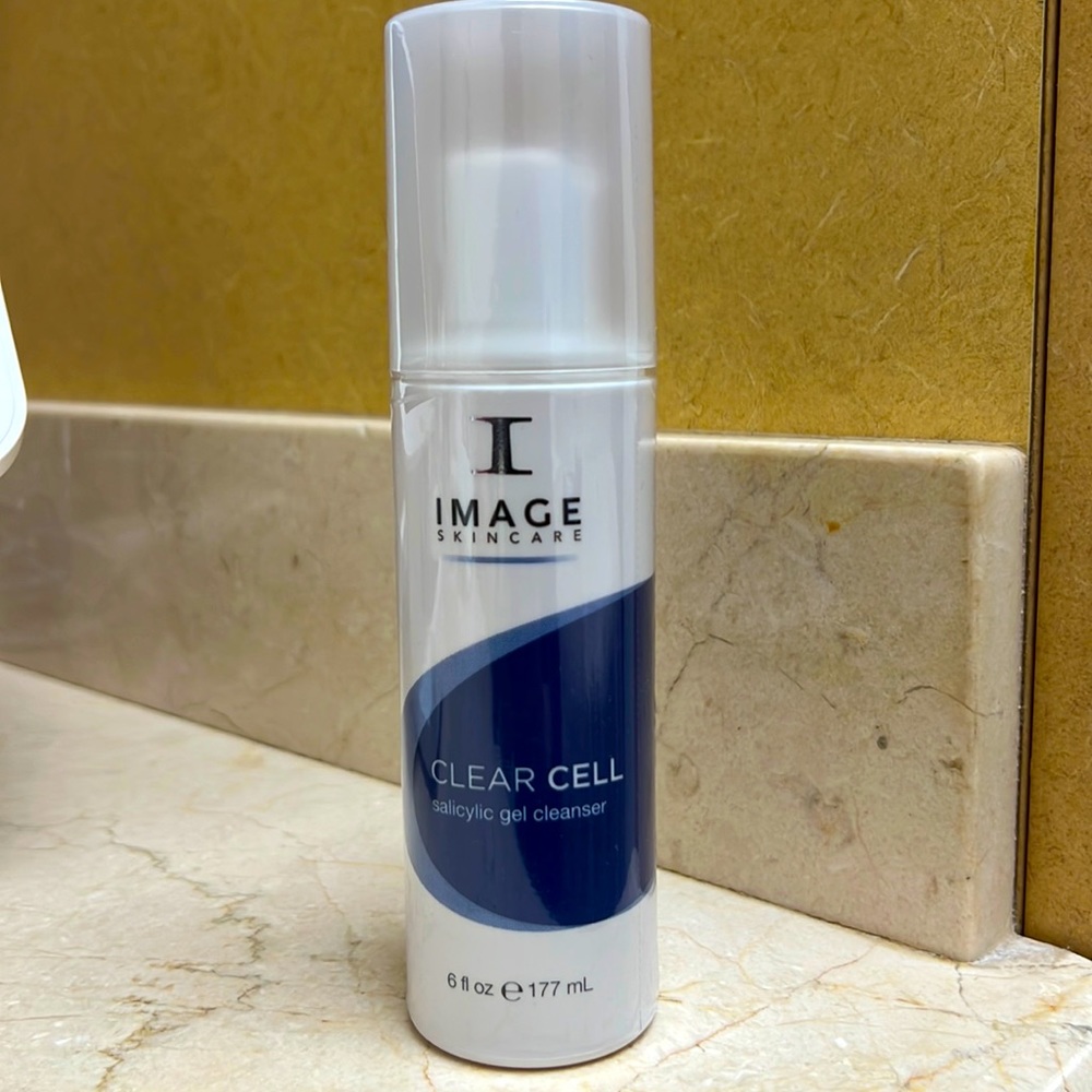 Clear Cell Salicylic Gel Cleanser